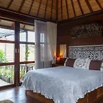 Villa Lotus